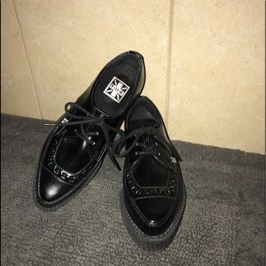 TUK Black leather pointed toe creepers